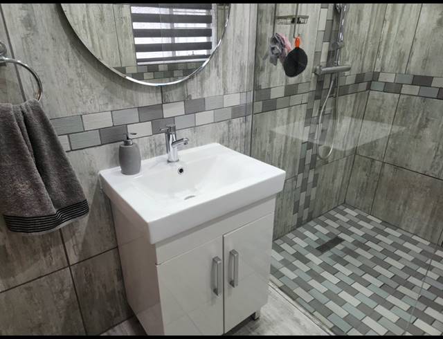 4 BEDROOM FREESTANDING FOR SALE IN VAN RIEBEECK PARK